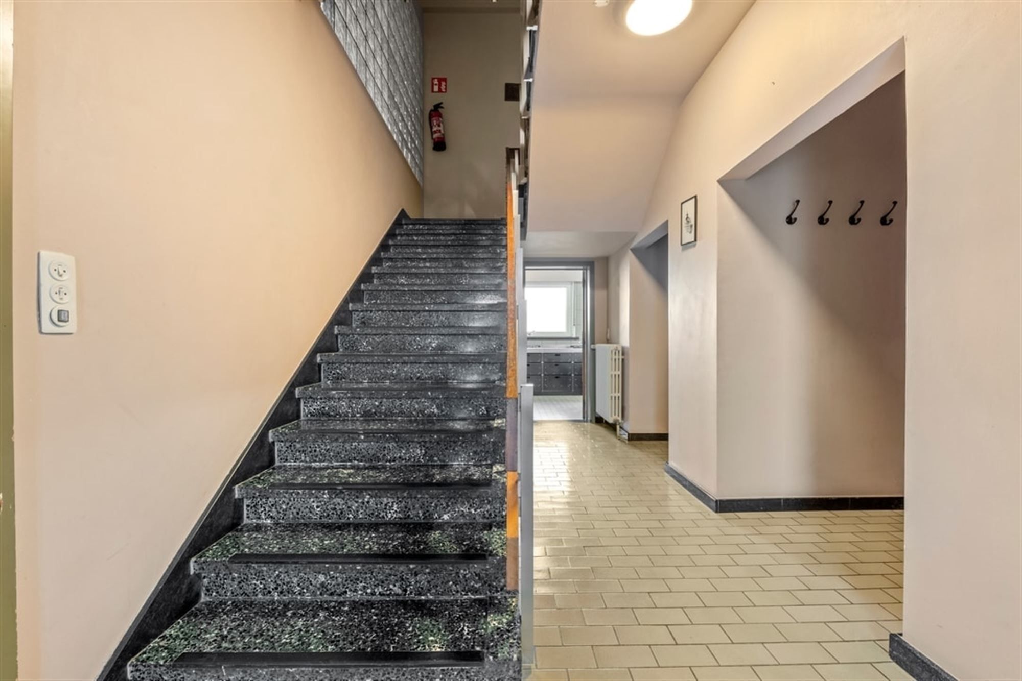 VERGUND GEMEENSCHAPSHUIS MET 15 INDIVIDUELE KAMERS foto 61