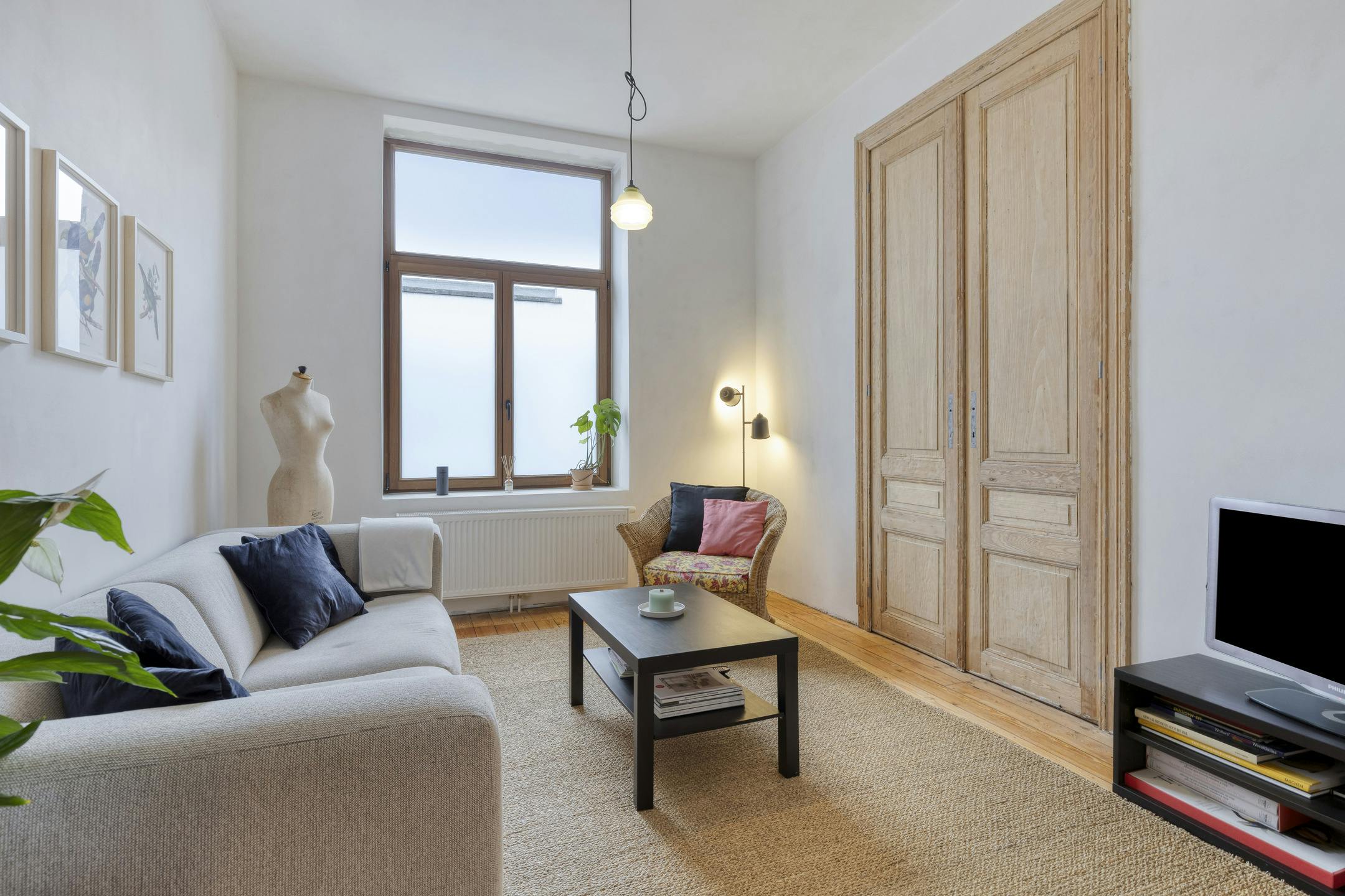 Instapklare woning te koop in Molenbeek! foto {{pictureIndex}}