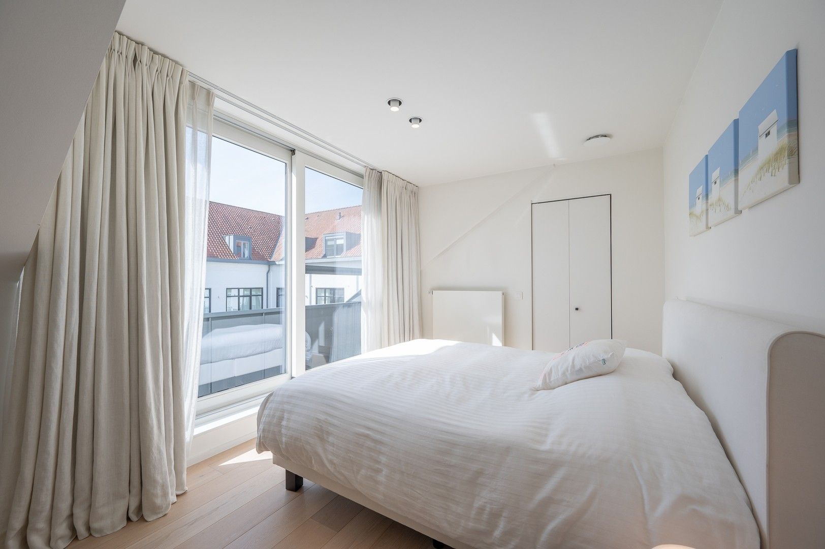 Uitzonderlijke eigendom met een uniek open zicht op de Hazegraspolders, vlakbij het Oosthoekplein. foto 16