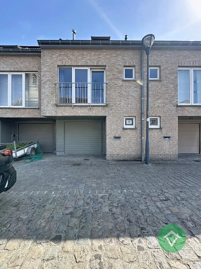 Instapklare gezinswoning met drie slaapkamers te huur in het centrum van Moere foto 17