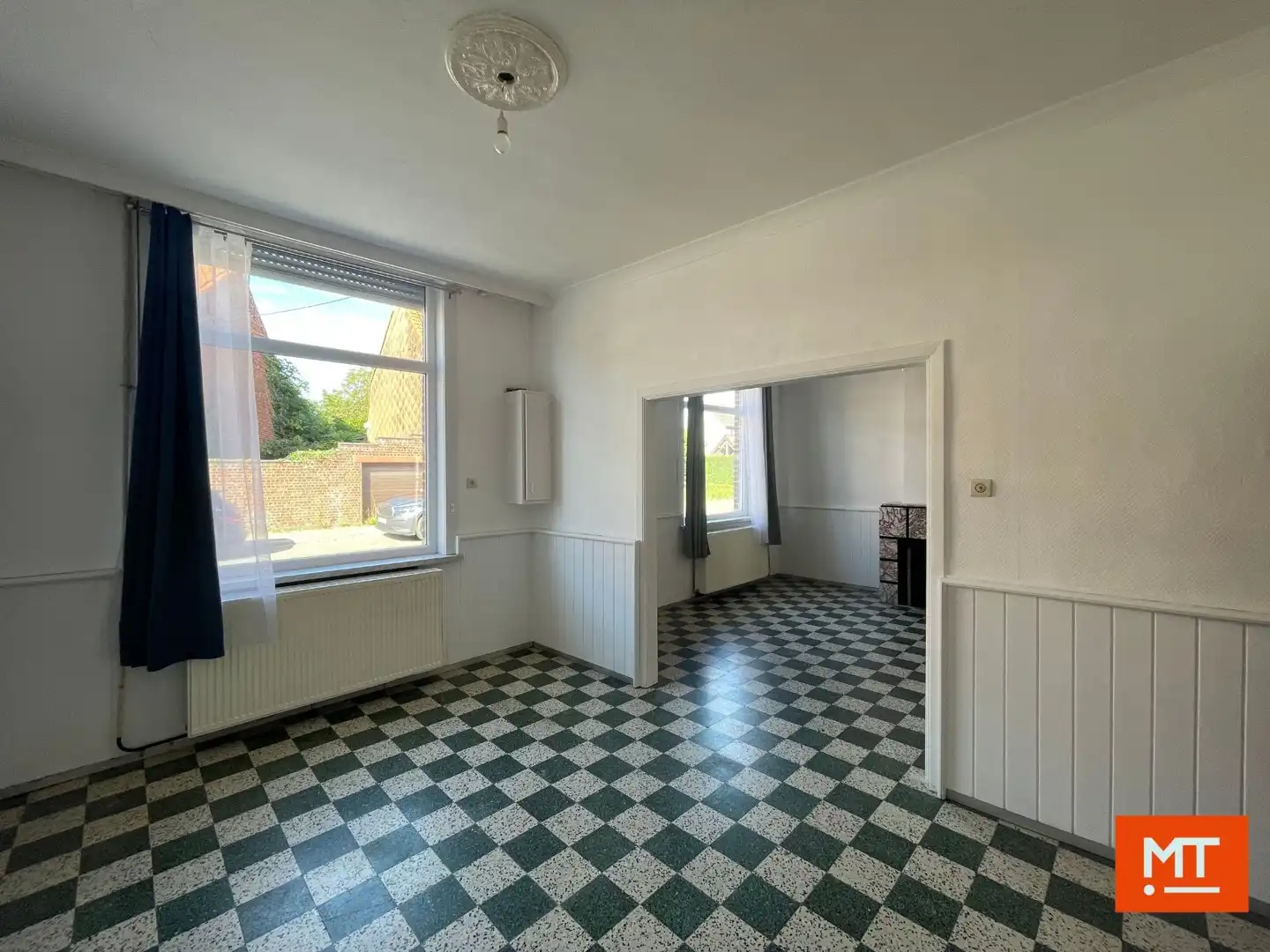 Alleenstaande woning te huur met 3 slaapkamers, 2 garages en tuin te Kruiseke foto 5