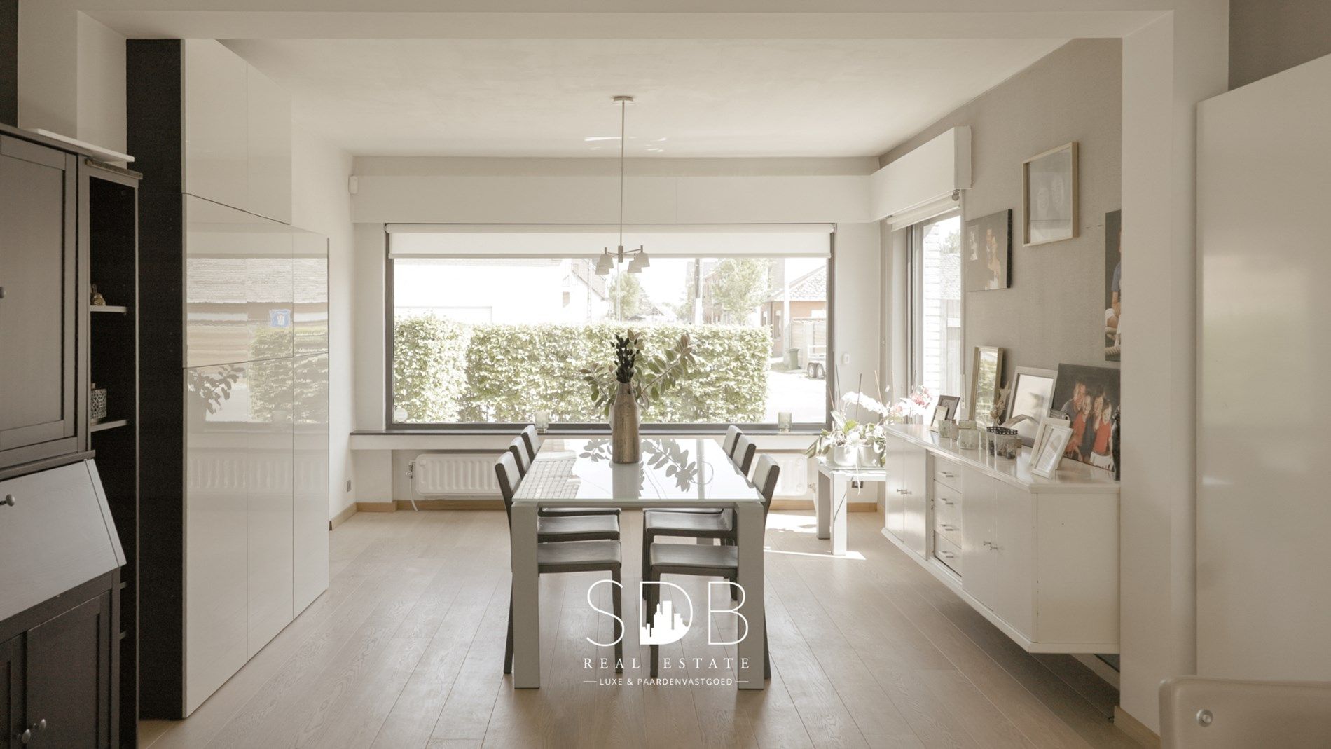 Prachtige hedendaagse villa met gezinstuin en zwembad op 1.387m² foto 6