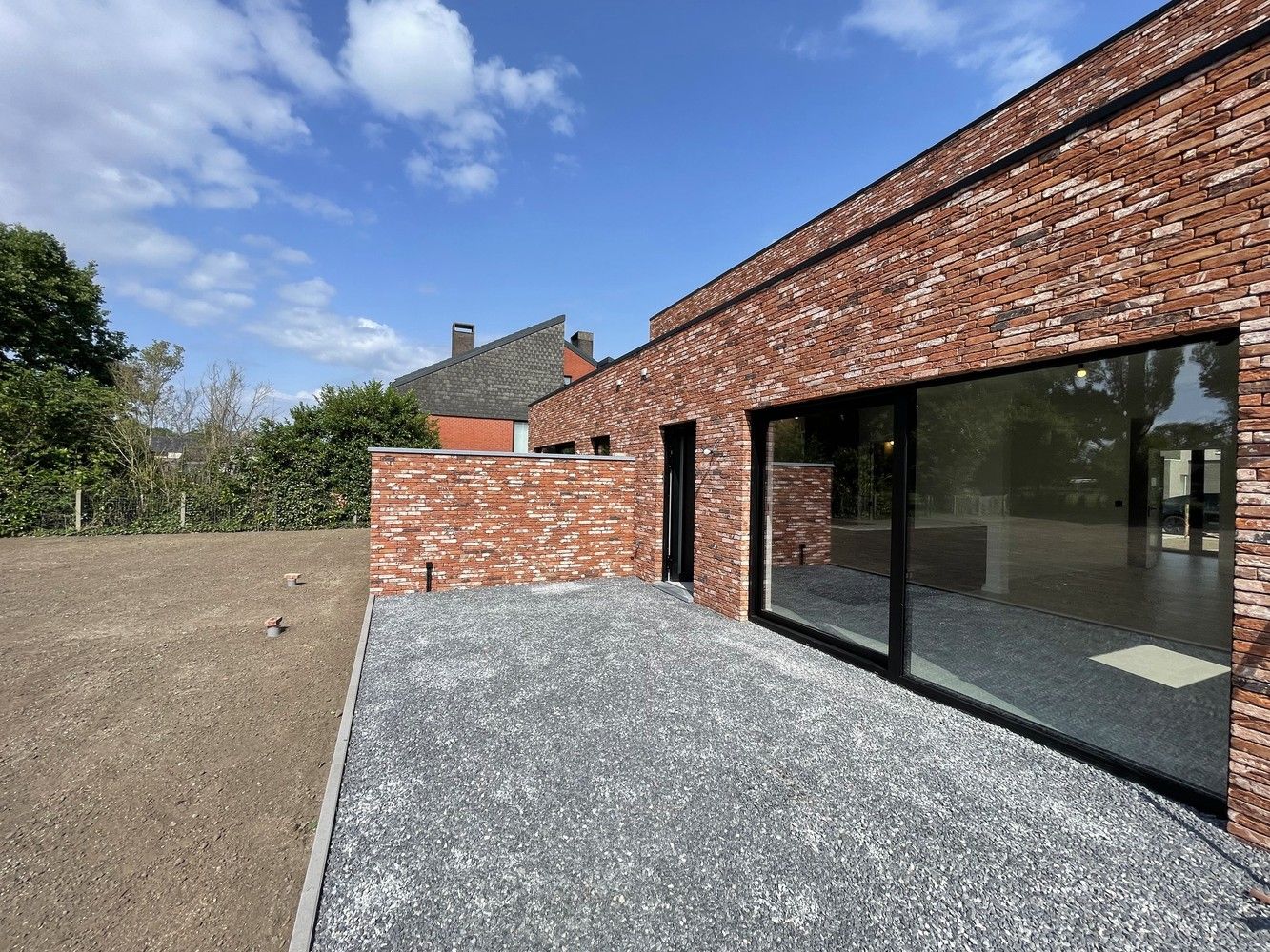 Afgewerkte nieuwbouwwoning met 3 slaapkamers foto 6