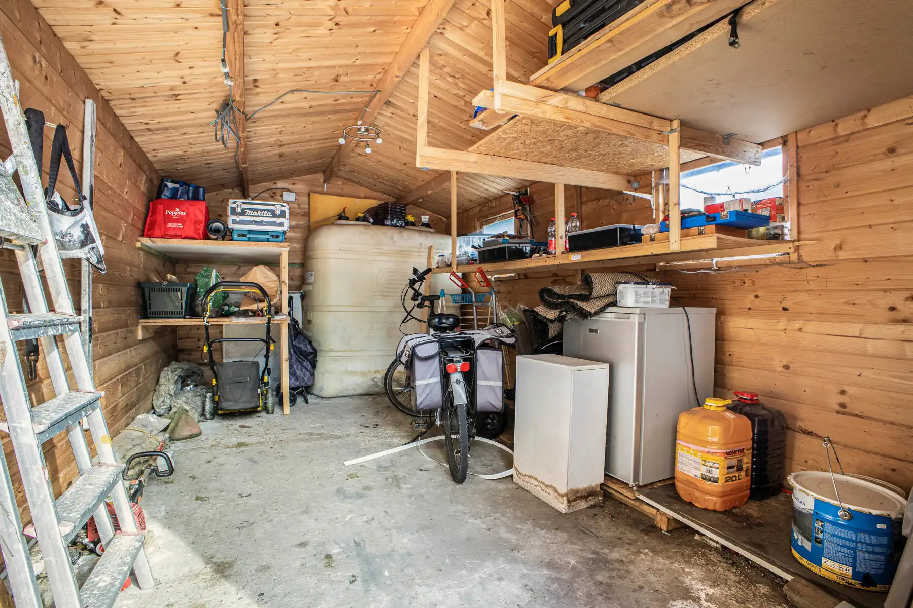 Eengezinswoning met 2 slaapkamers, inrichtbare zolder & tuin foto 21