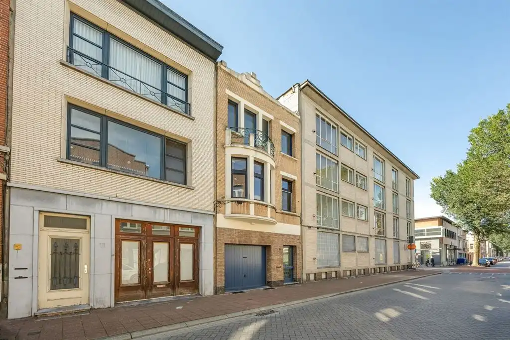Instapklaar huis met ruime tuin  foto 28