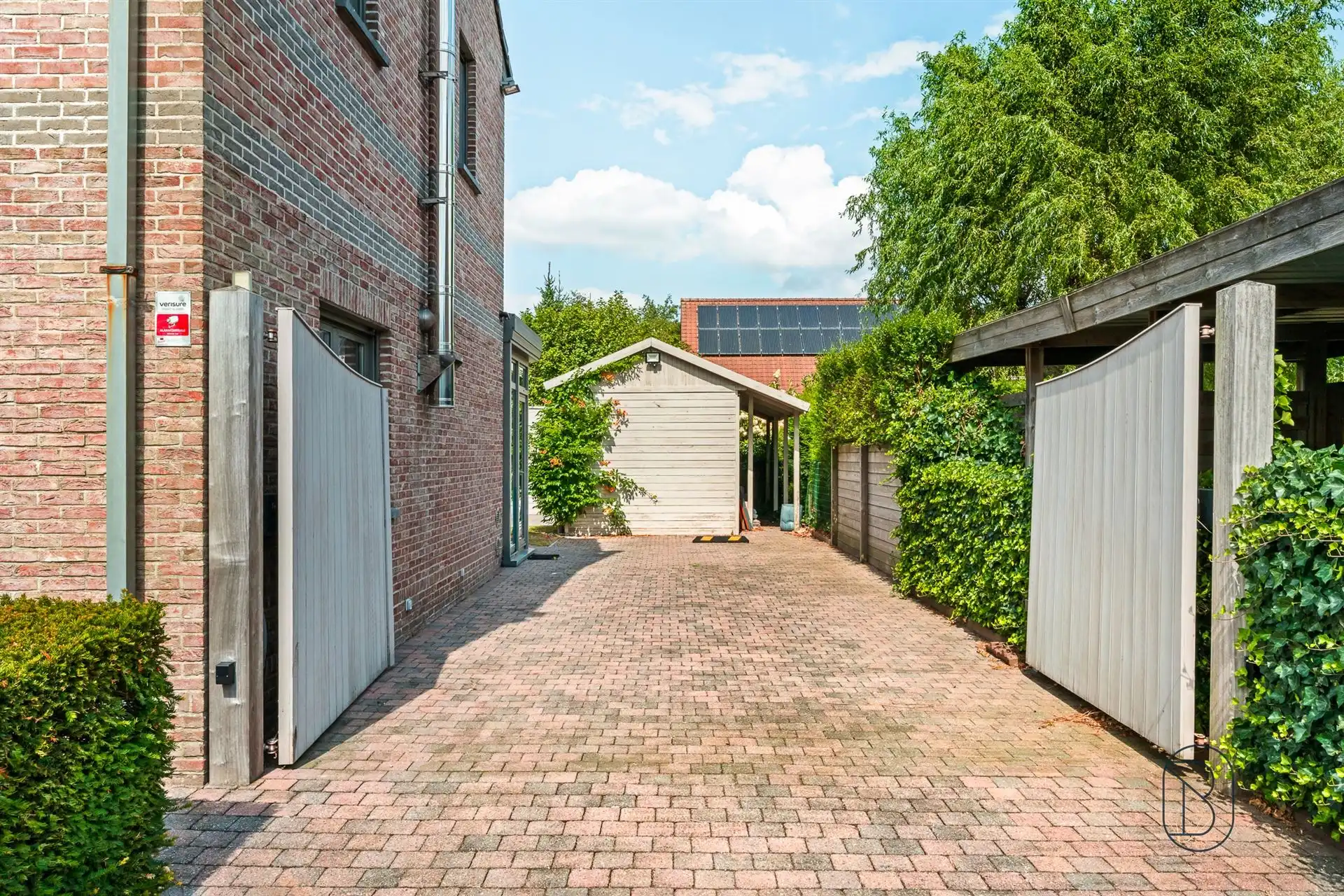 Ruime gezinswoning met 5 slaapkamers, veranda en tuin! foto 4