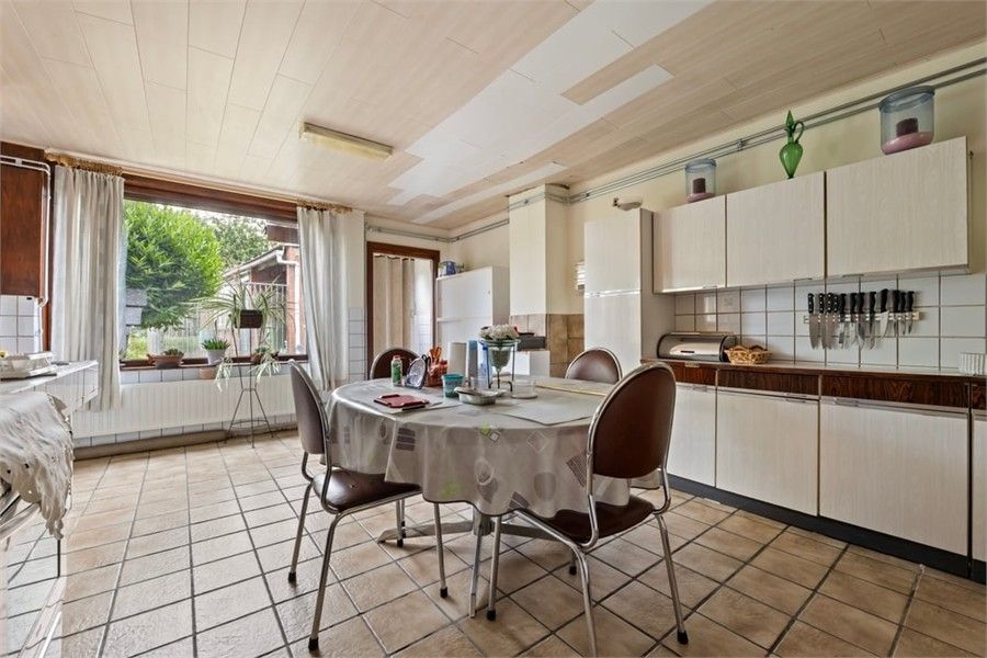 RUIM TE REOVEREN GEZINSWONING OP EEN PERCEEL VAN 8A79CA IN HET CENTRUM VAN SINT-TRUIDEN foto 13