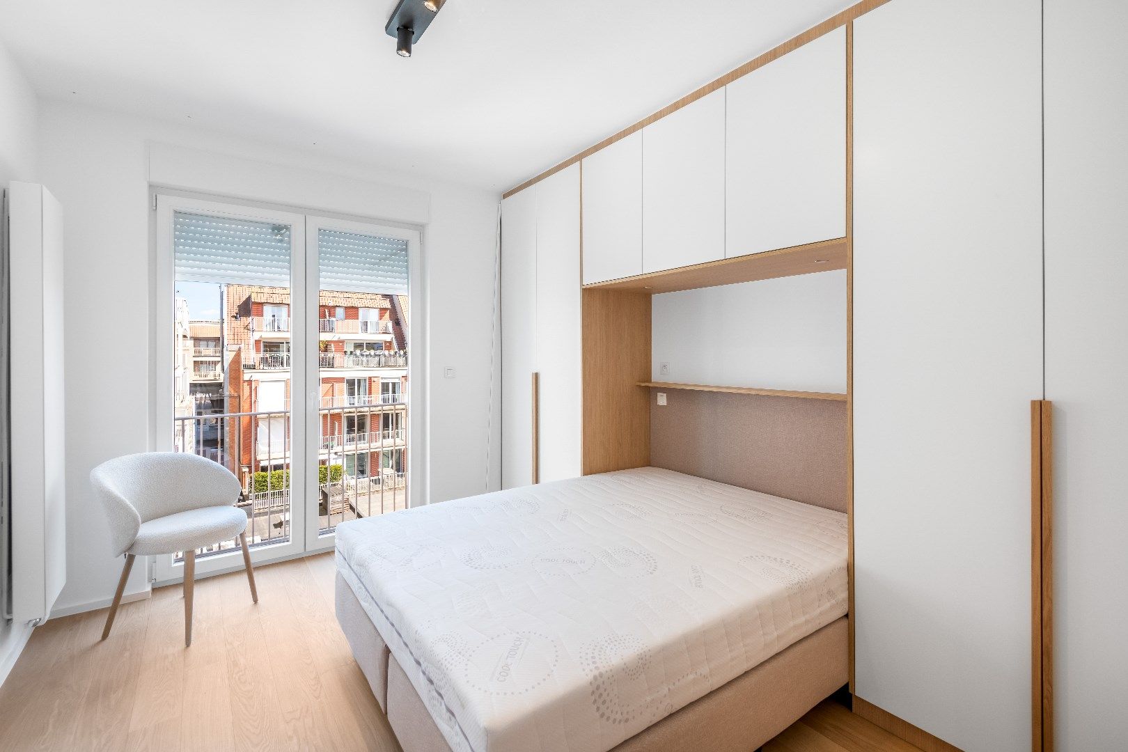 Zeer zonnige penthouse met open zicht vlakbij de Dumortierlaan. foto 7