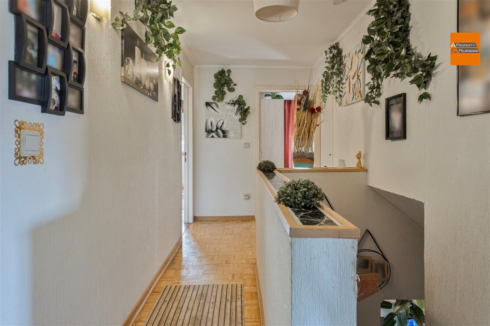 Ruime villa  met 5 slpk, garage en grote tuin foto 13