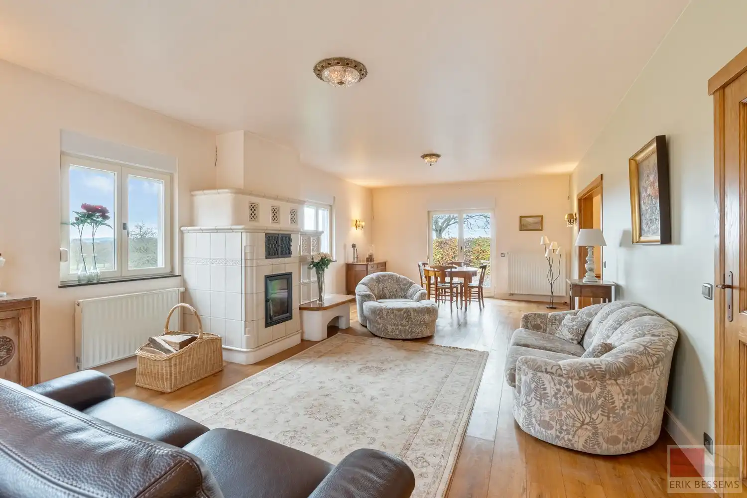 Landhuis met vrij uitzicht, &nbsp;5 slaapkamers, 2 badkamers, woonkamer, eetkamer/keuken. Woonopp. 277m2 gebruiksopp. 441m2, Perceelopp. 4170m2 foto 4