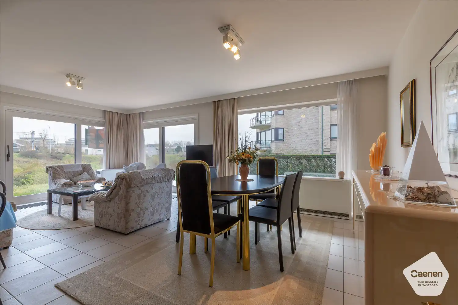 Ruim, zuid-west gericht appartement met zicht op de duinen foto 4