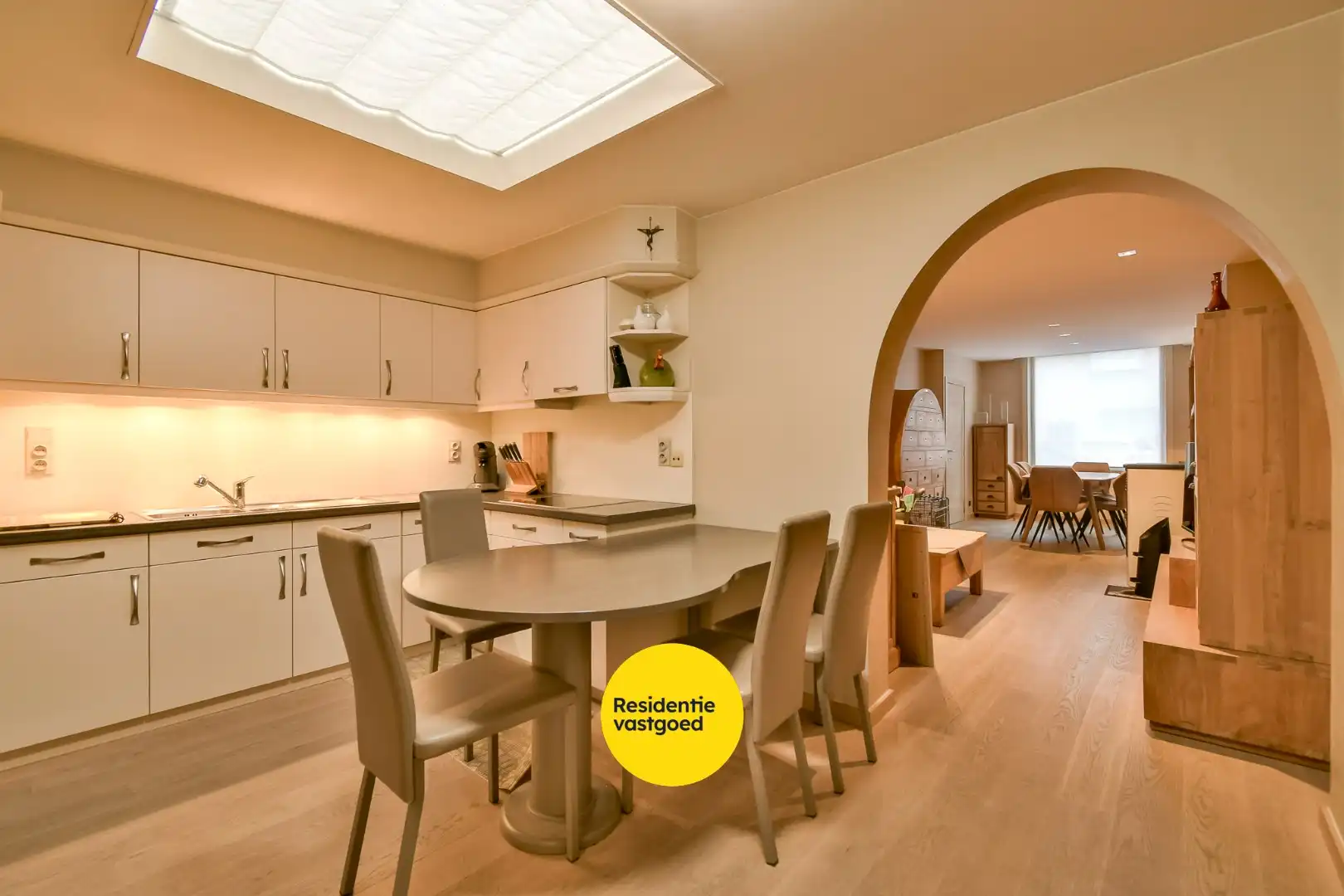 Prachtige woning met ruime garage in Roeselare! foto 4