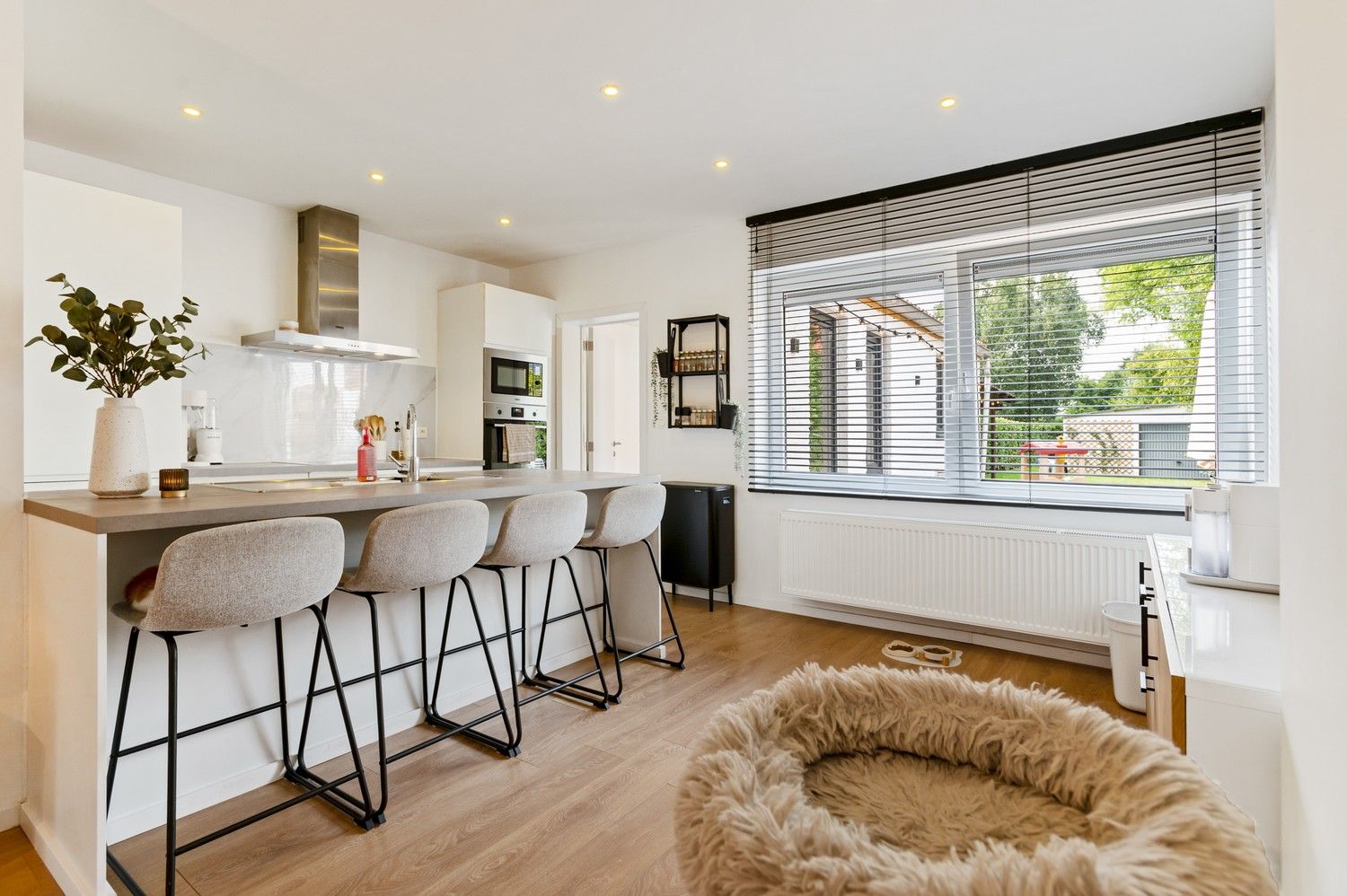 Instapklare woning met 3 slaapkamers, mooie tuin en garage in Kapellen! foto 8