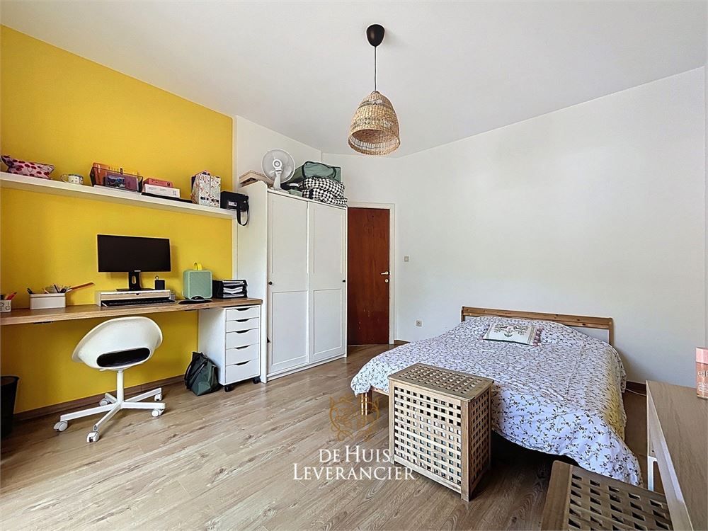 Prachtige, gerenoveerde woning met tuin en garage op toplocatie te koop in Mortsel! foto 23