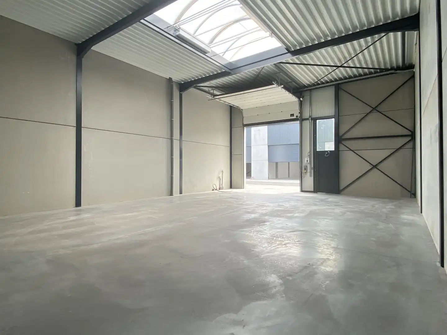 NIEUWBOUW LOODS TE HUUR VAN 187M² TE PITTEM foto 3