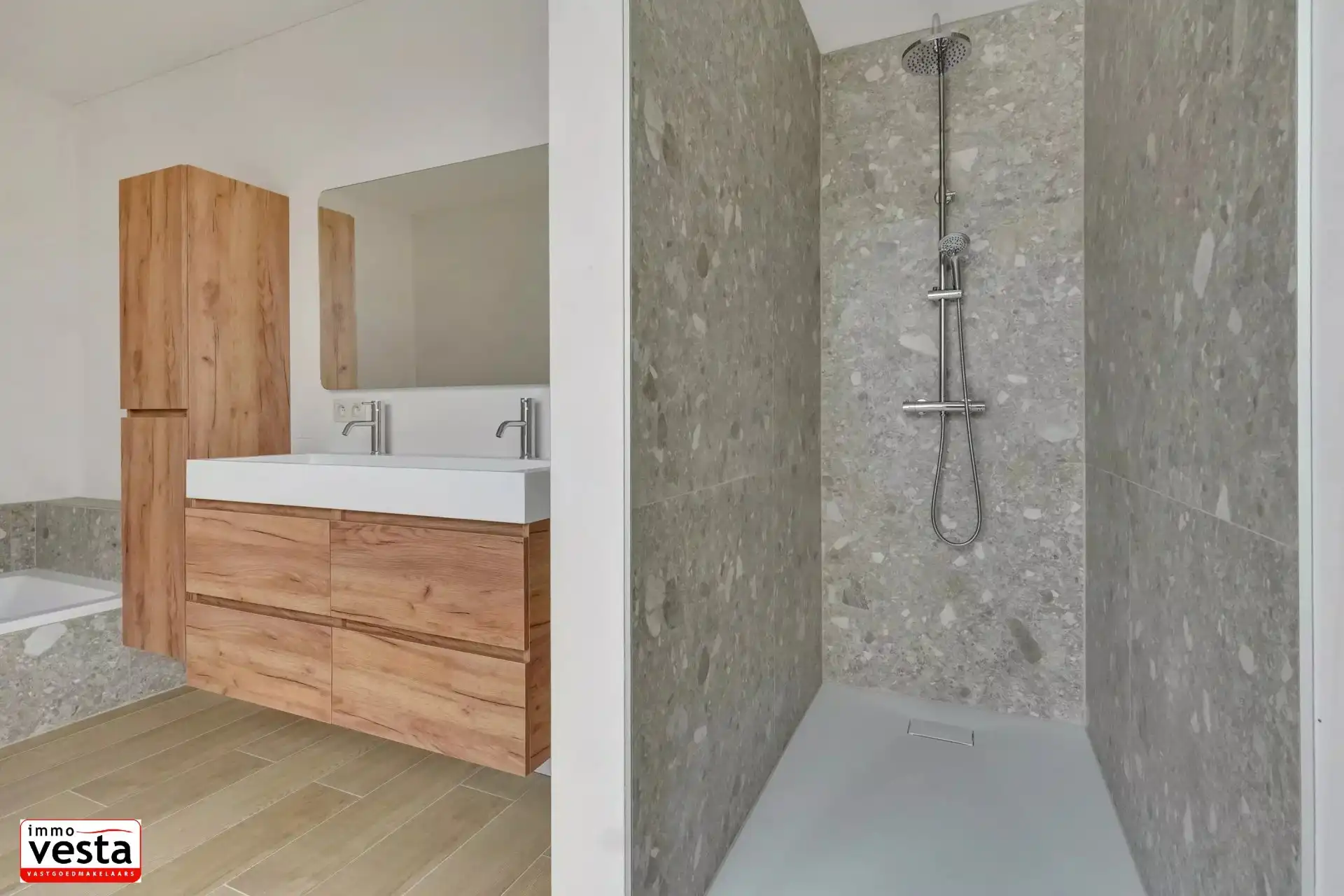 ruime nieuwbouwwoning in de landelijke stadrand foto 18