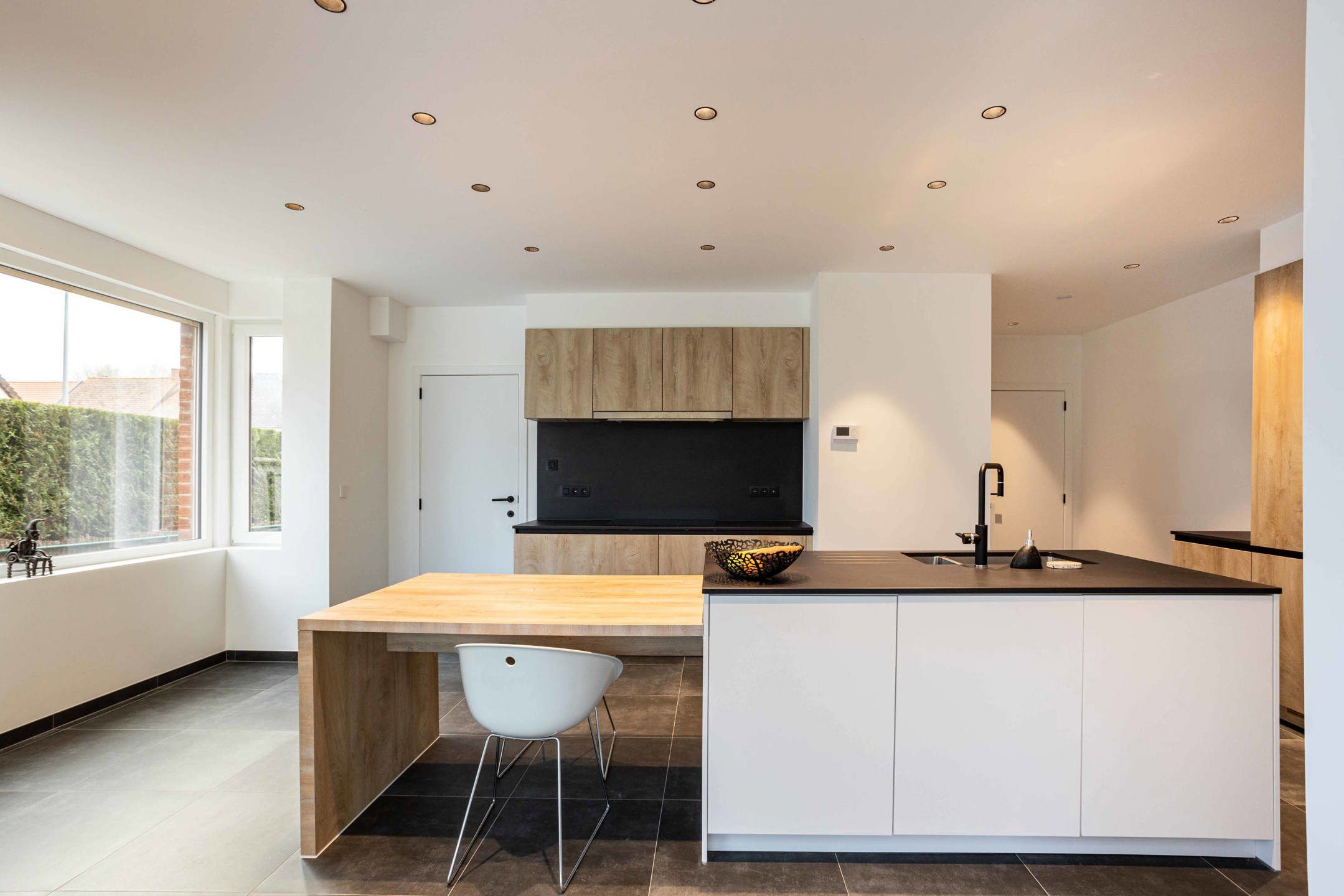 Kwalitatief gerenoveerde driegevelwoning met tuin foto 14