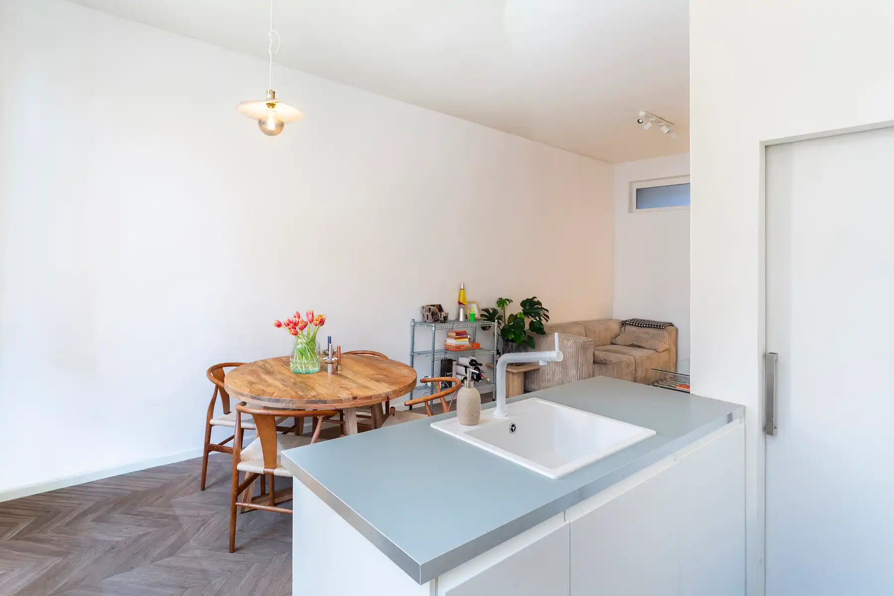 Lichtrijk 1-slaapkamerappartement, hartje ’t Zuid foto 4