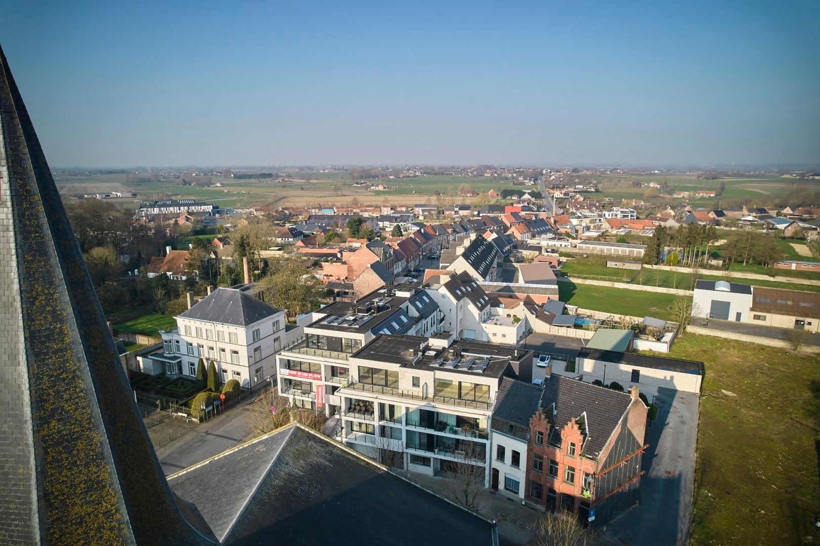 Parkeerplaatsen te koop in centrum Zwevezele foto 6