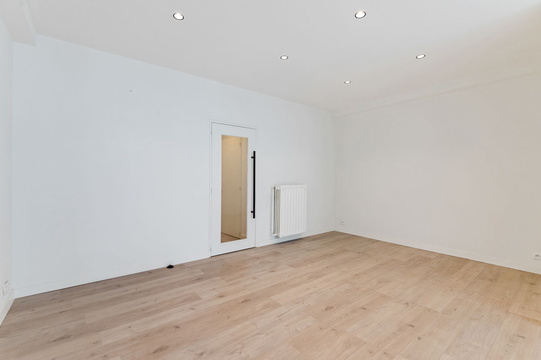 Modern wonen met vibe: stijlvol appartement met tuin foto 5