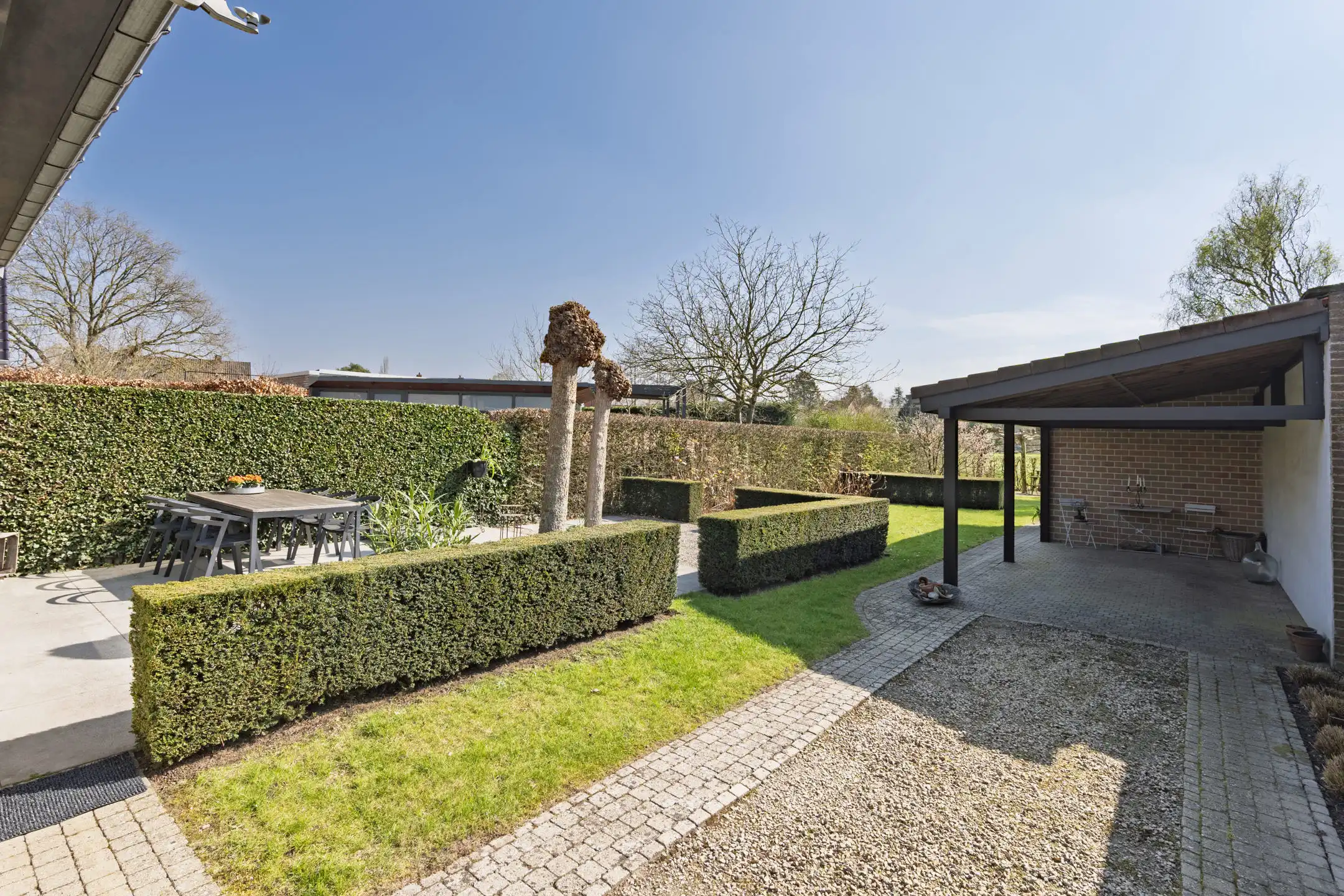 Ruime splitlevel woning, zuidgerichte tuin (ca. 522 m²) foto 2