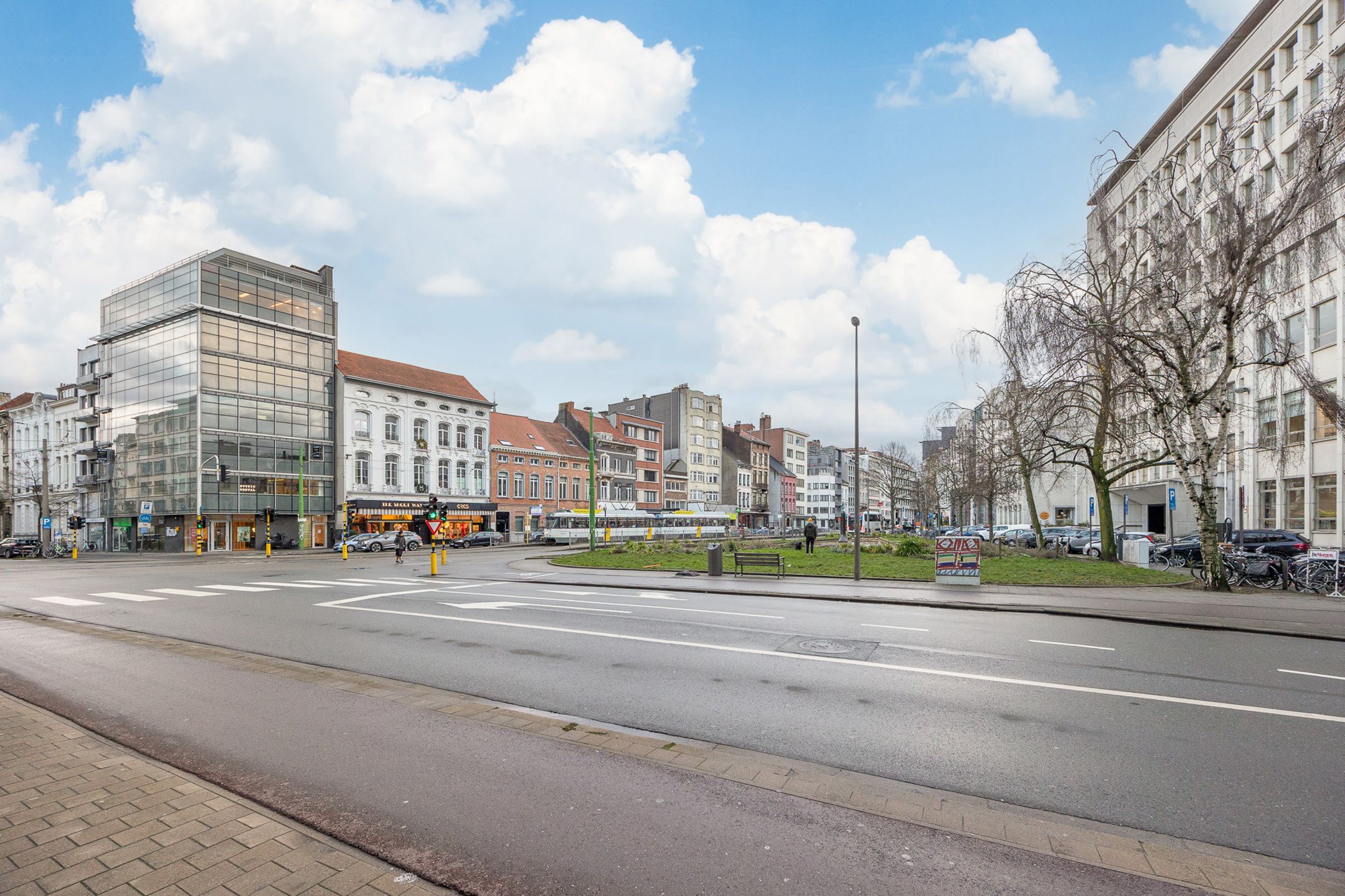 ANTWERPEN - Eénslaapkamer appartement nabij Nationale bank foto 8