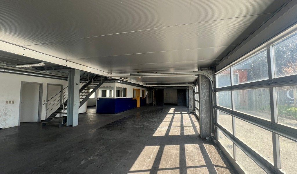 Commercieel gelegen magazijn met showroom te huur in Wetteren foto 7