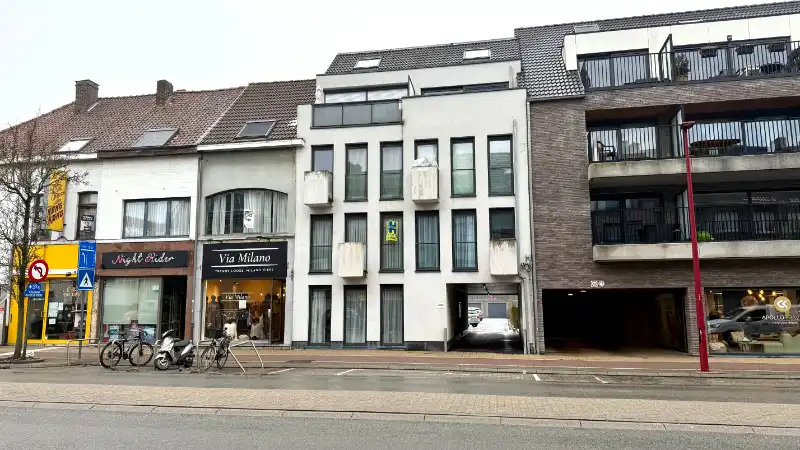 Appartement met 1 slaapkamer en privatieve autostandplaats foto {{pictureIndex}}