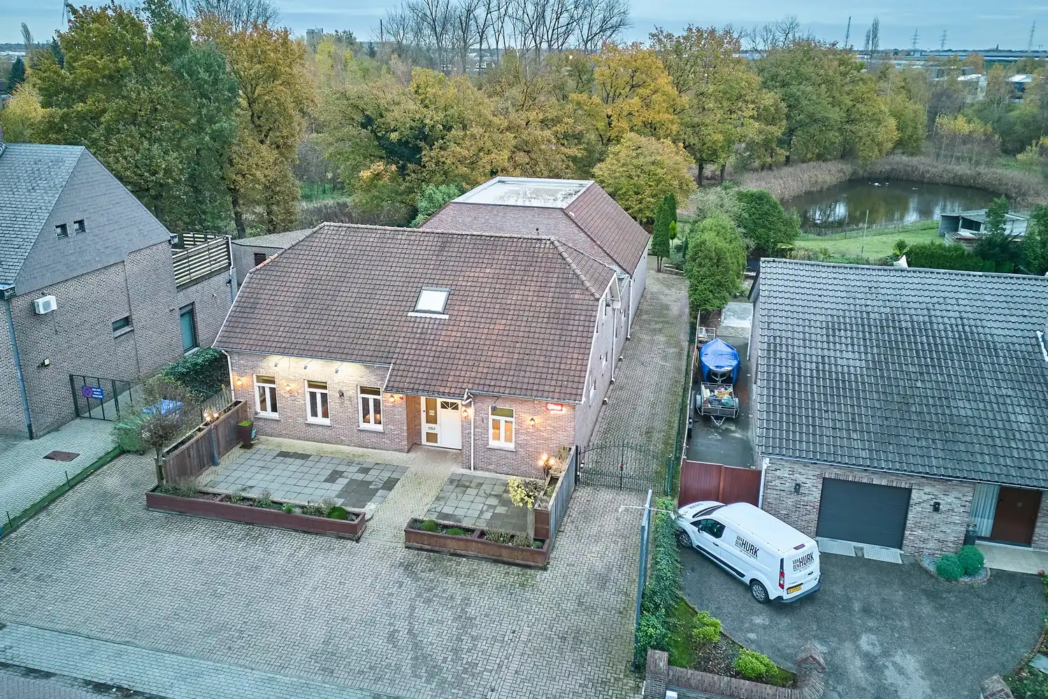Uitstekend gelegen handelspand met woonst - een unieke kans voor ondernemers! foto 2