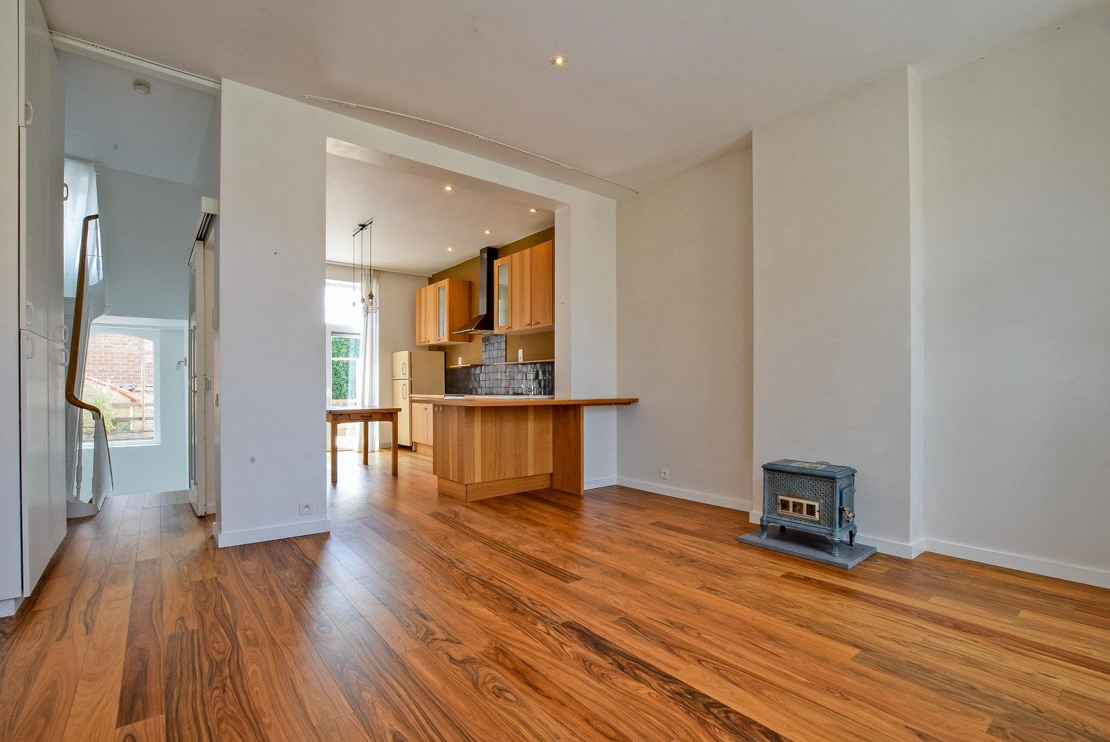 Charmante stadswoning met praktijkruimte in hartje Nieuwpoort-Stad op 91 m². foto 5