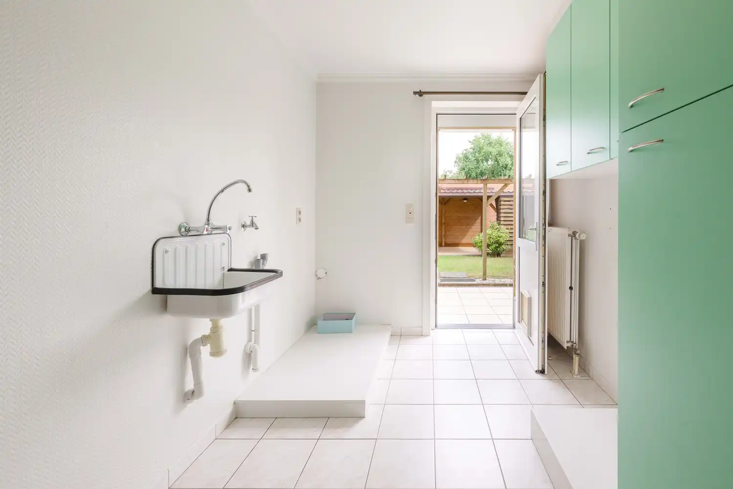 Gelijkvloers appartement met twee garages te Izegem. foto 13