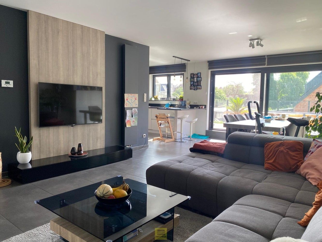 Modern en ruim appartement met groot aangenaam terras . foto 13