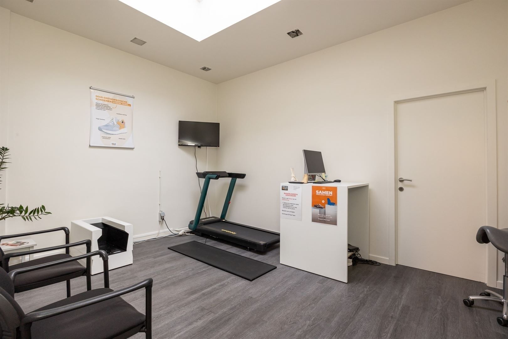 Handelshuis met uitstekende zichtbaarheid foto 5