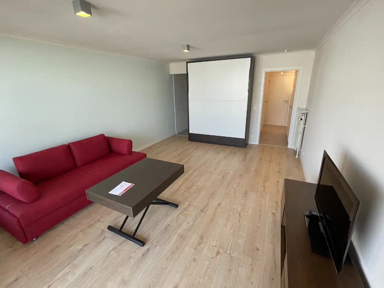 Gezellige studio met frontaal zeezicht te huur. foto 6