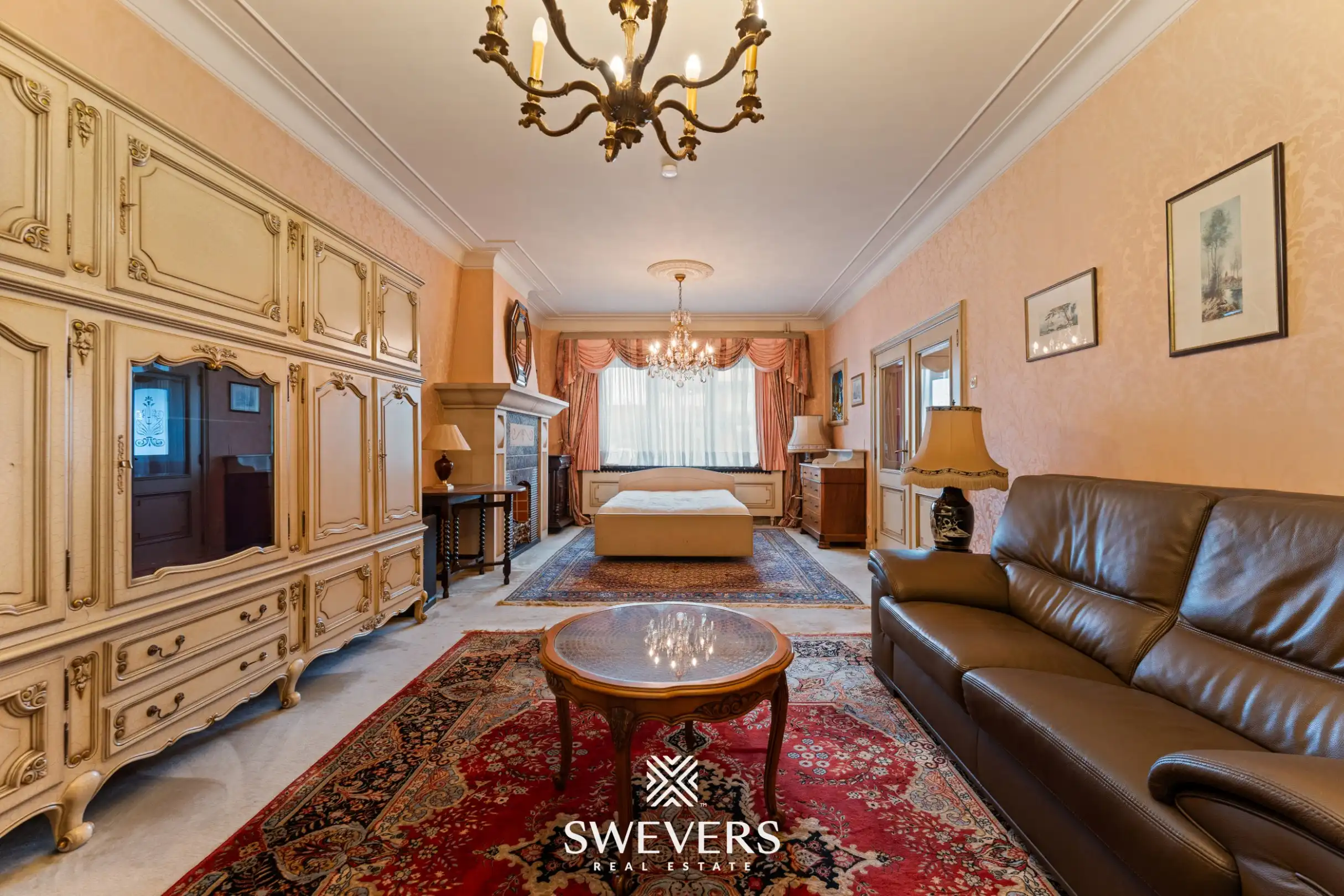 Karaktervolle halfopen bebouwing met uitzonderlijk potentieel en zonnige tuin nabij Hasselt centrum foto 2