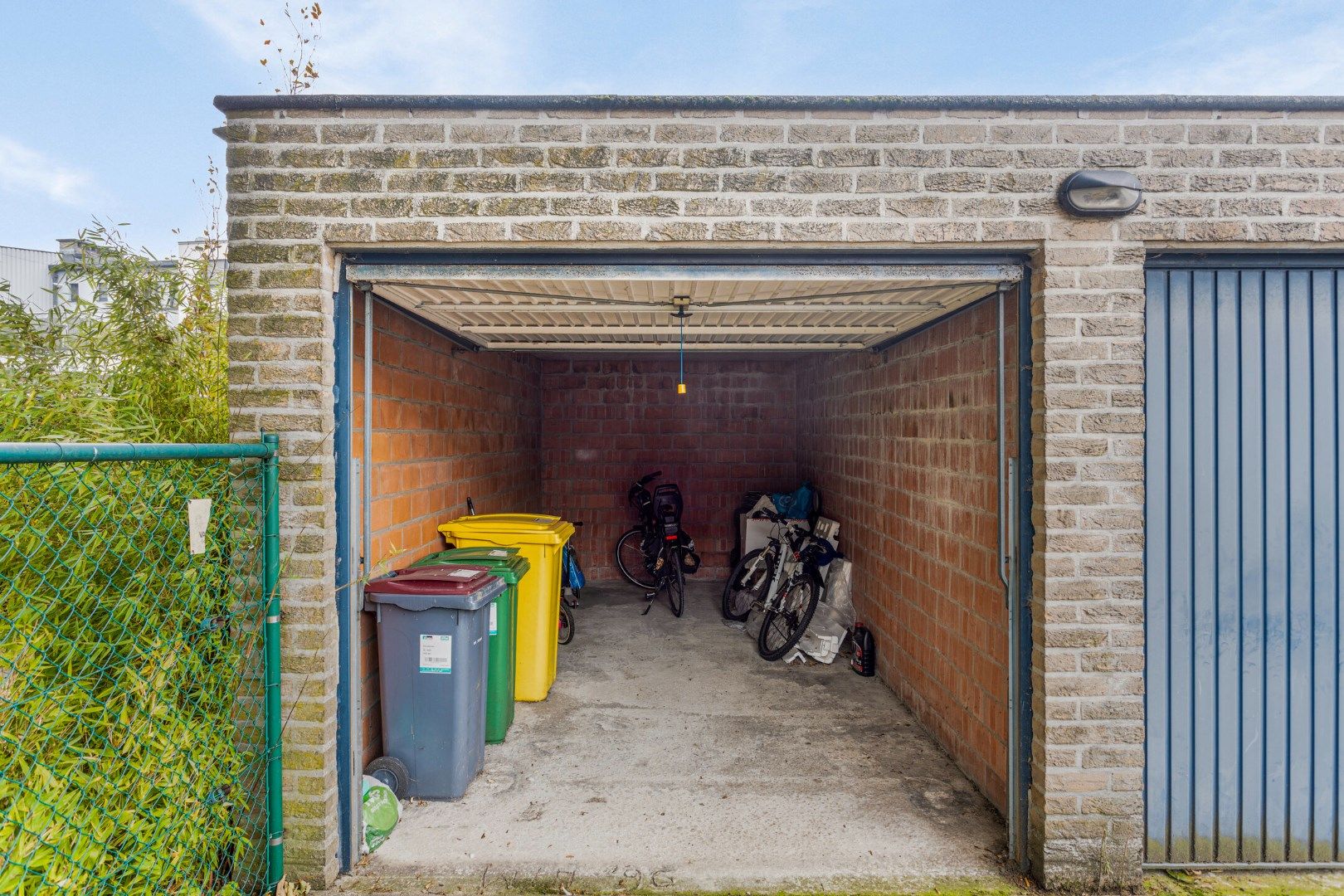 Instapklaar appartement met 2 slpks en garage op wandelafstand van het centrum !  foto 15