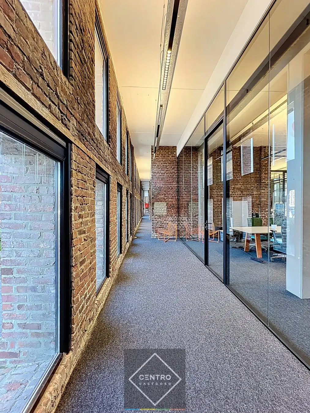 Instapklare, recent GERENOVEERDE, KANTOORRUIMTE op het gelijkvloers (725m²) in het handelscentrum "Pottelberg" te Kortrijk ! foto 24