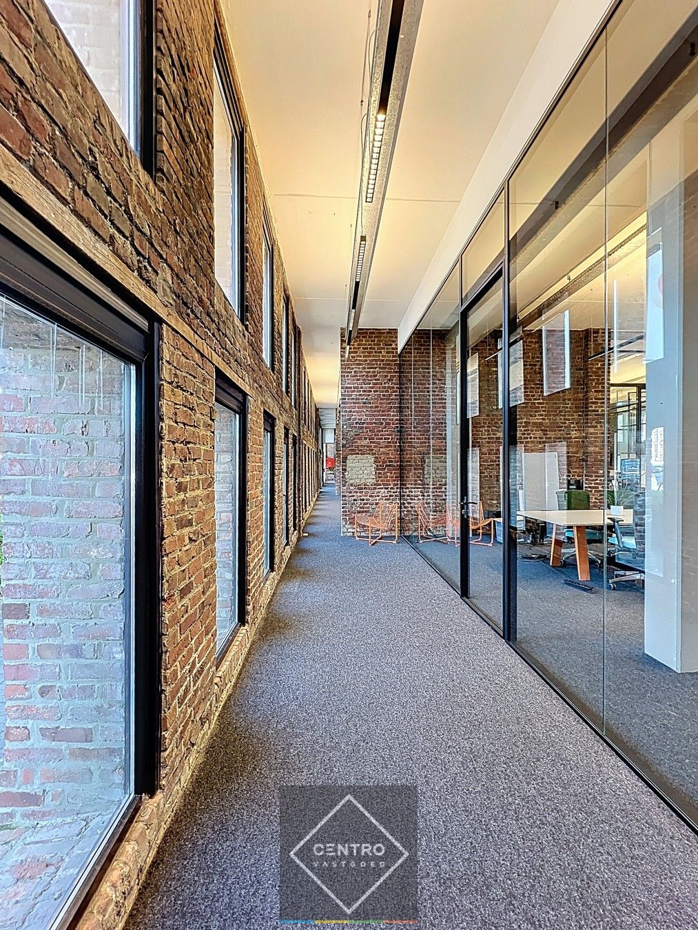 Instapklare, recent GERENOVEERDE, KANTOORRUIMTE op het gelijkvloers (725m²) in het handelscentrum "Pottelberg" te Kortrijk ! foto 24