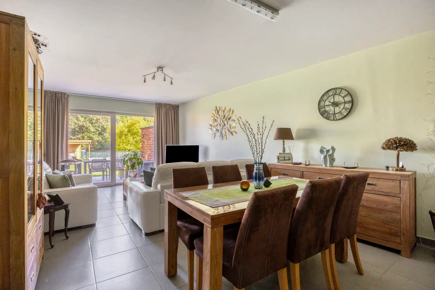 Gelijkvloers appartement met 2 kamers, tuin en garage foto 9