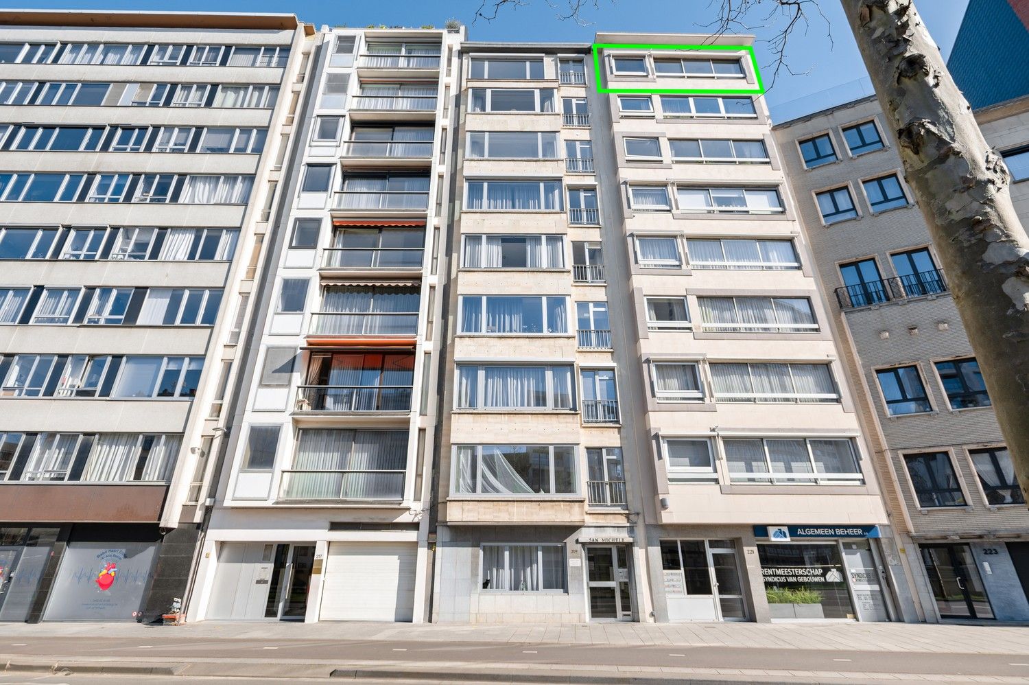 Te renoveren 3 slaapkamer appartement met prachtig uitzicht op de kathedraal in centrum Antwerpen! foto 25