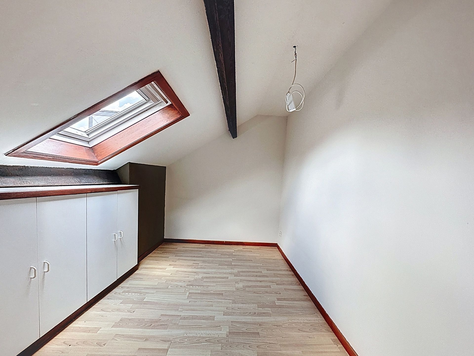 Een ruime te renoveren rijwoning van 207m² met zonnig terras foto 13