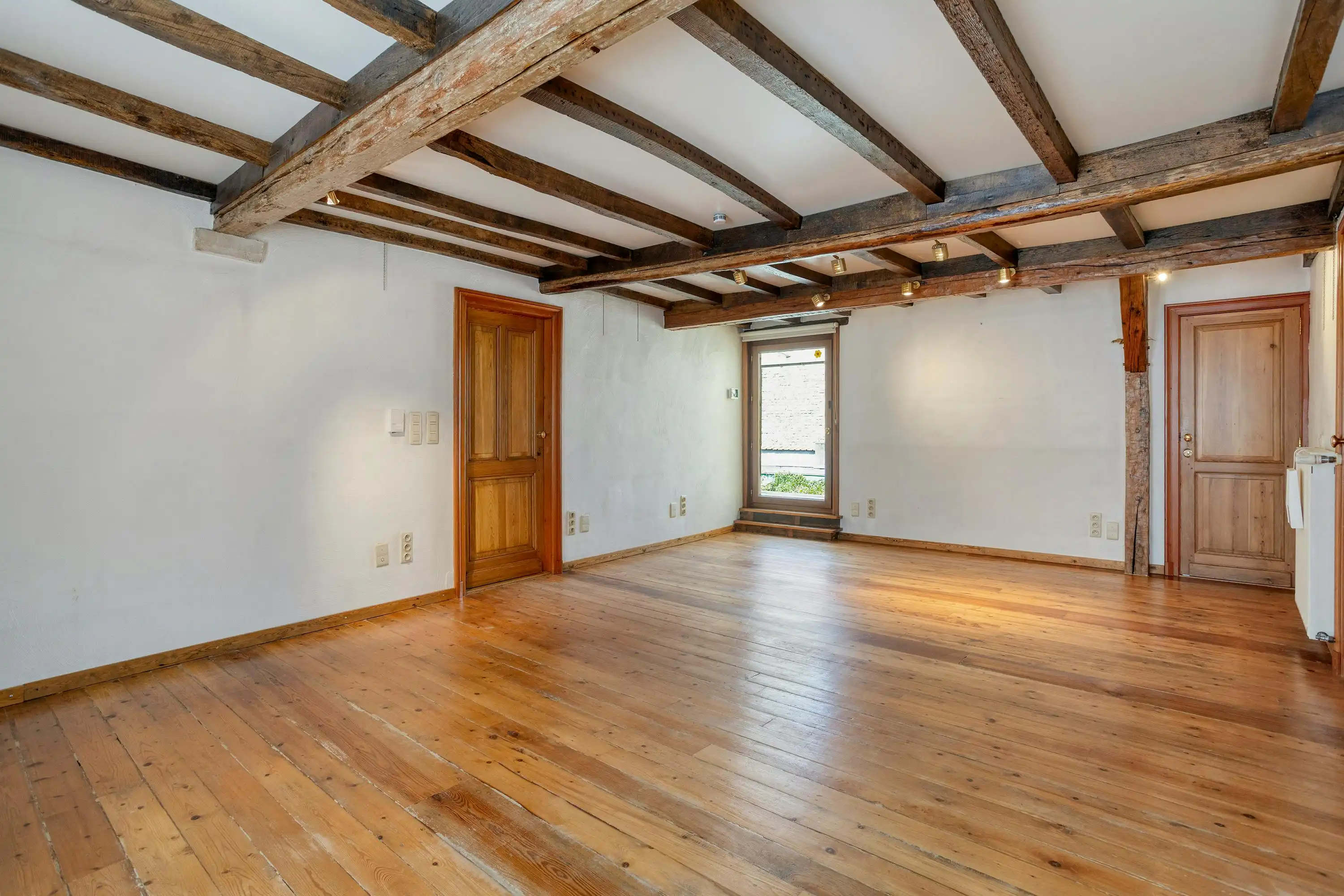 Uniek historisch huis te koop in Brugge centrum foto 14