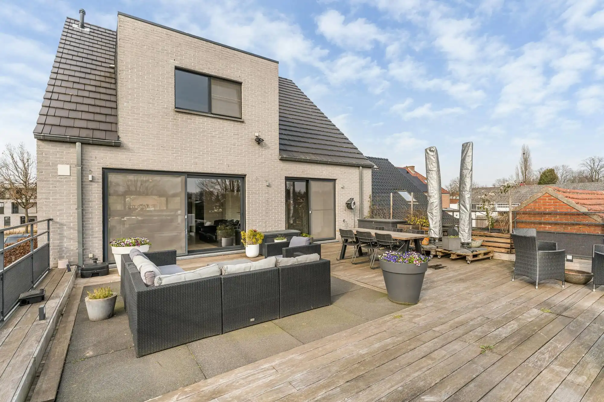 Exclusief duplexappartement met zonneterras en tuin op toplocatie in Genk foto 18