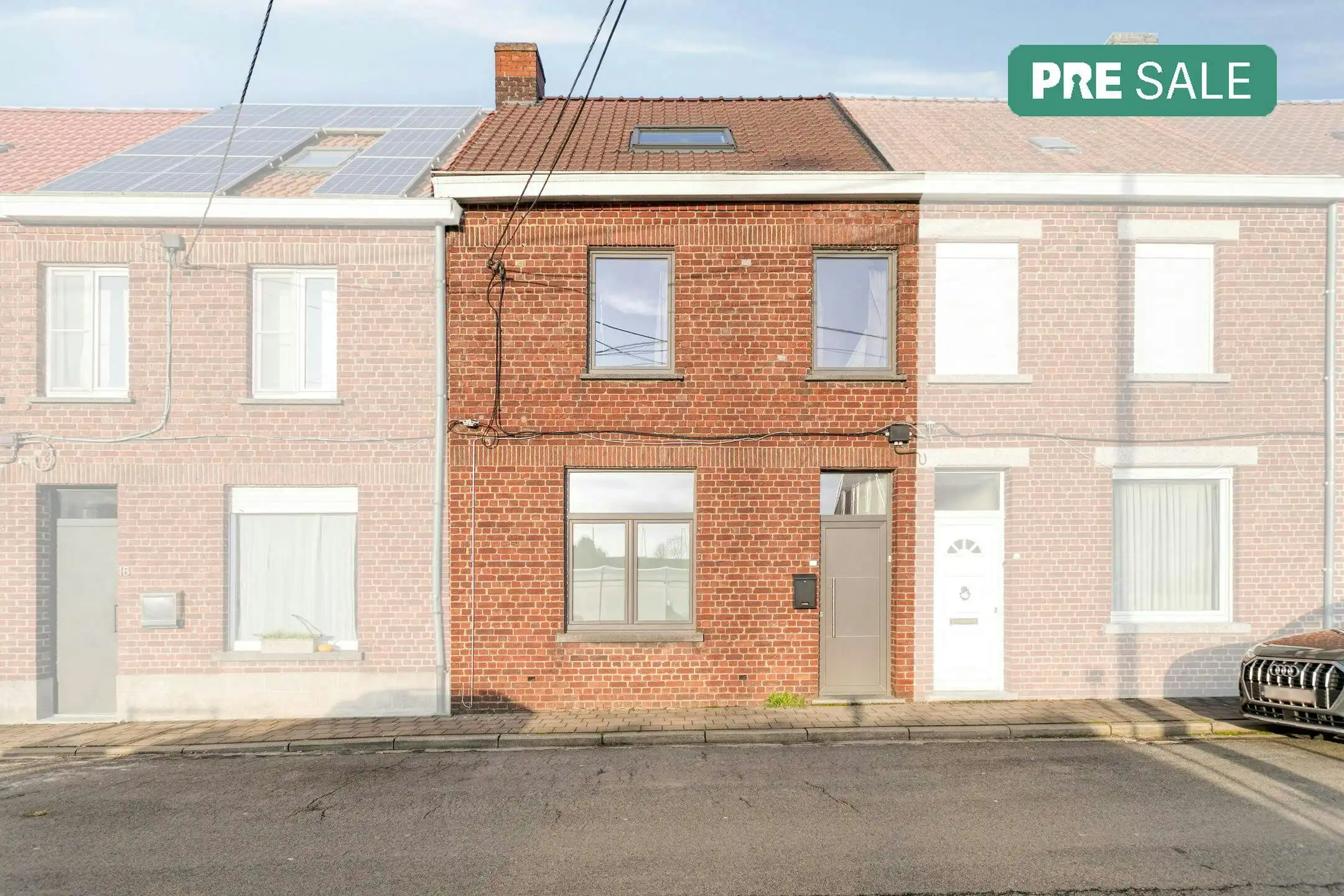 Instapklaar huis met 3 slaapkamers te koop in Avelgem foto {{pictureIndex}}