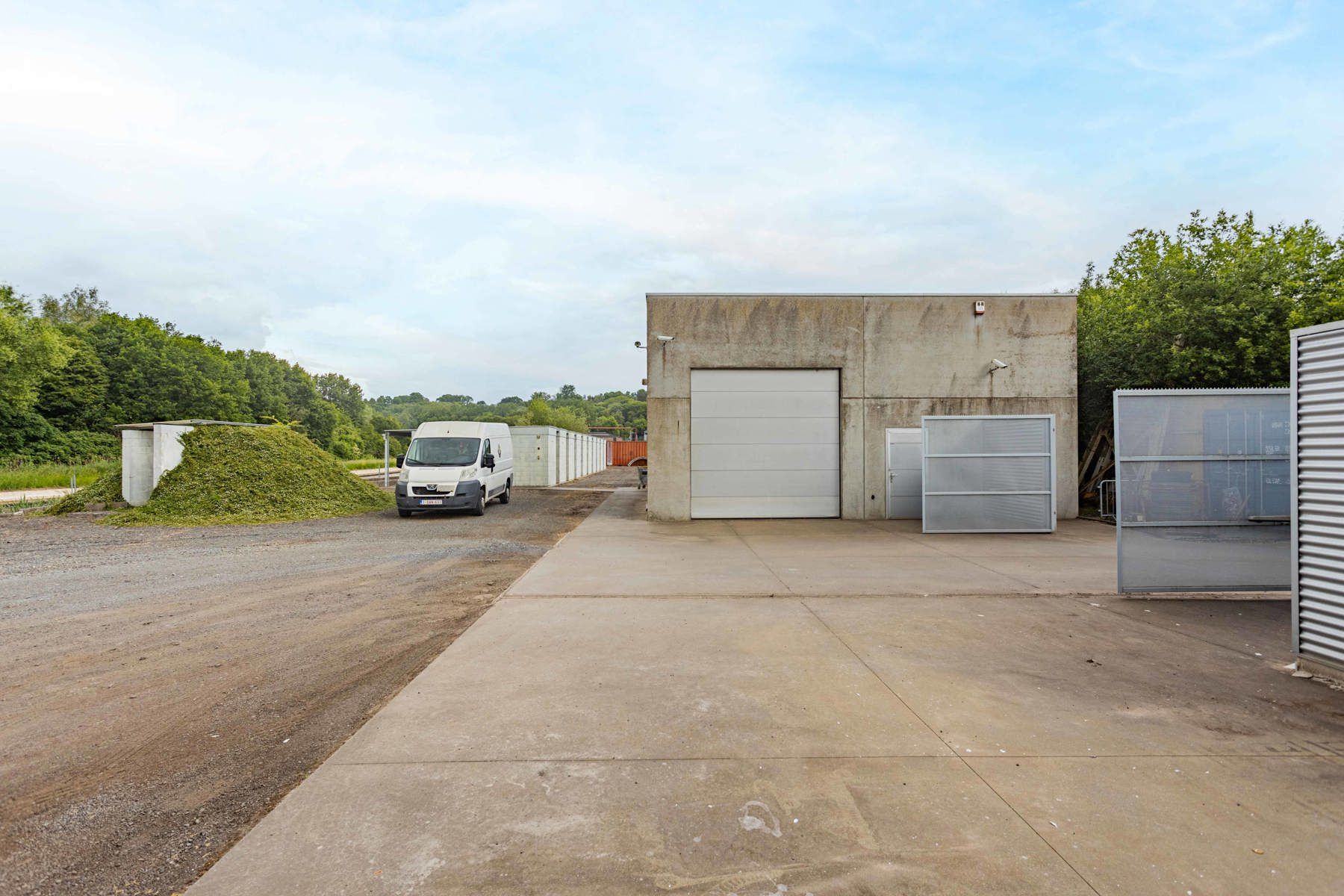 Gebouw met kantoren + woonst + loods op 3670 m2 foto 21