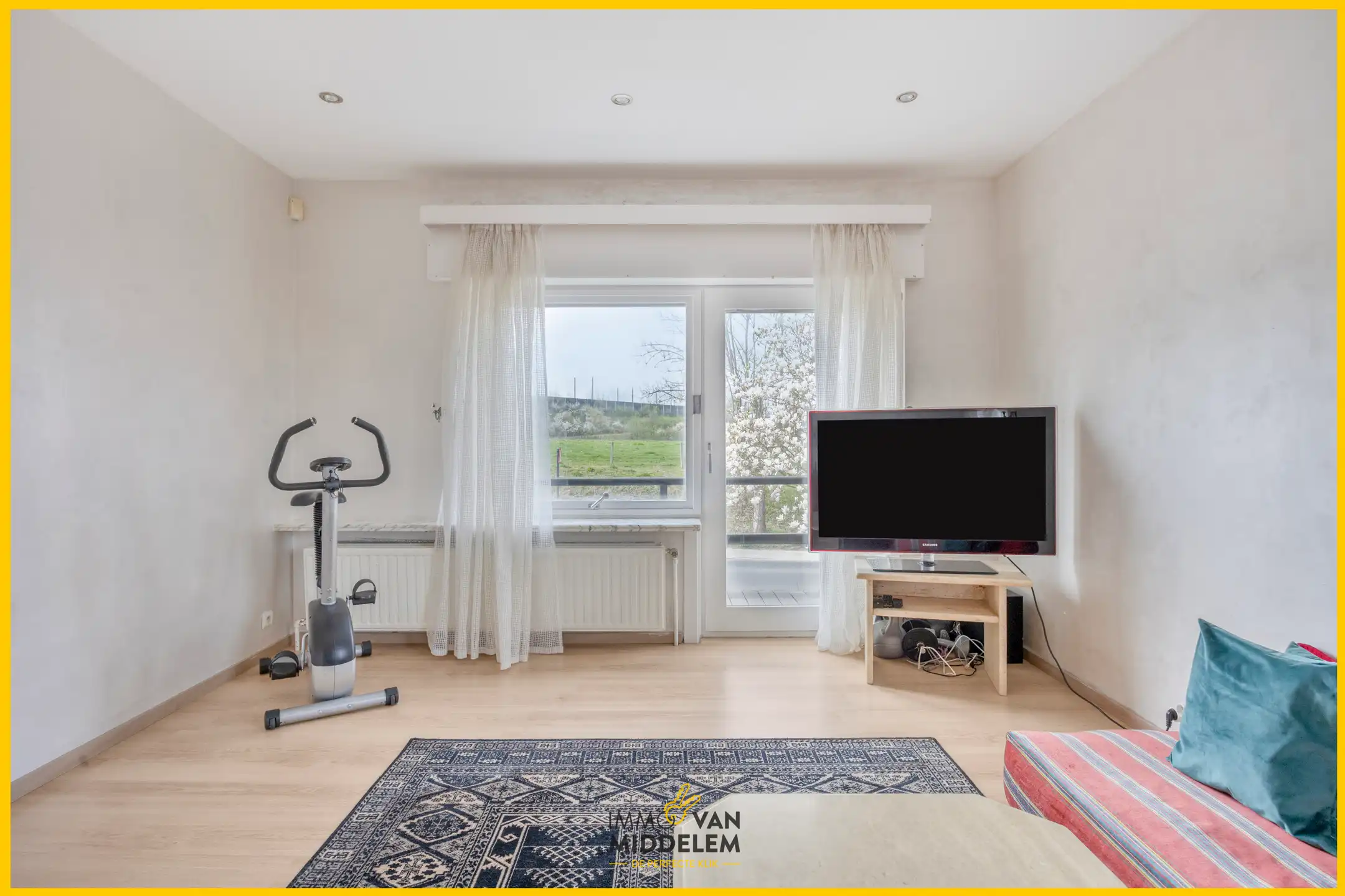 RUIME WONING MET 6 KAMERS EN GROTE TUIN foto 15