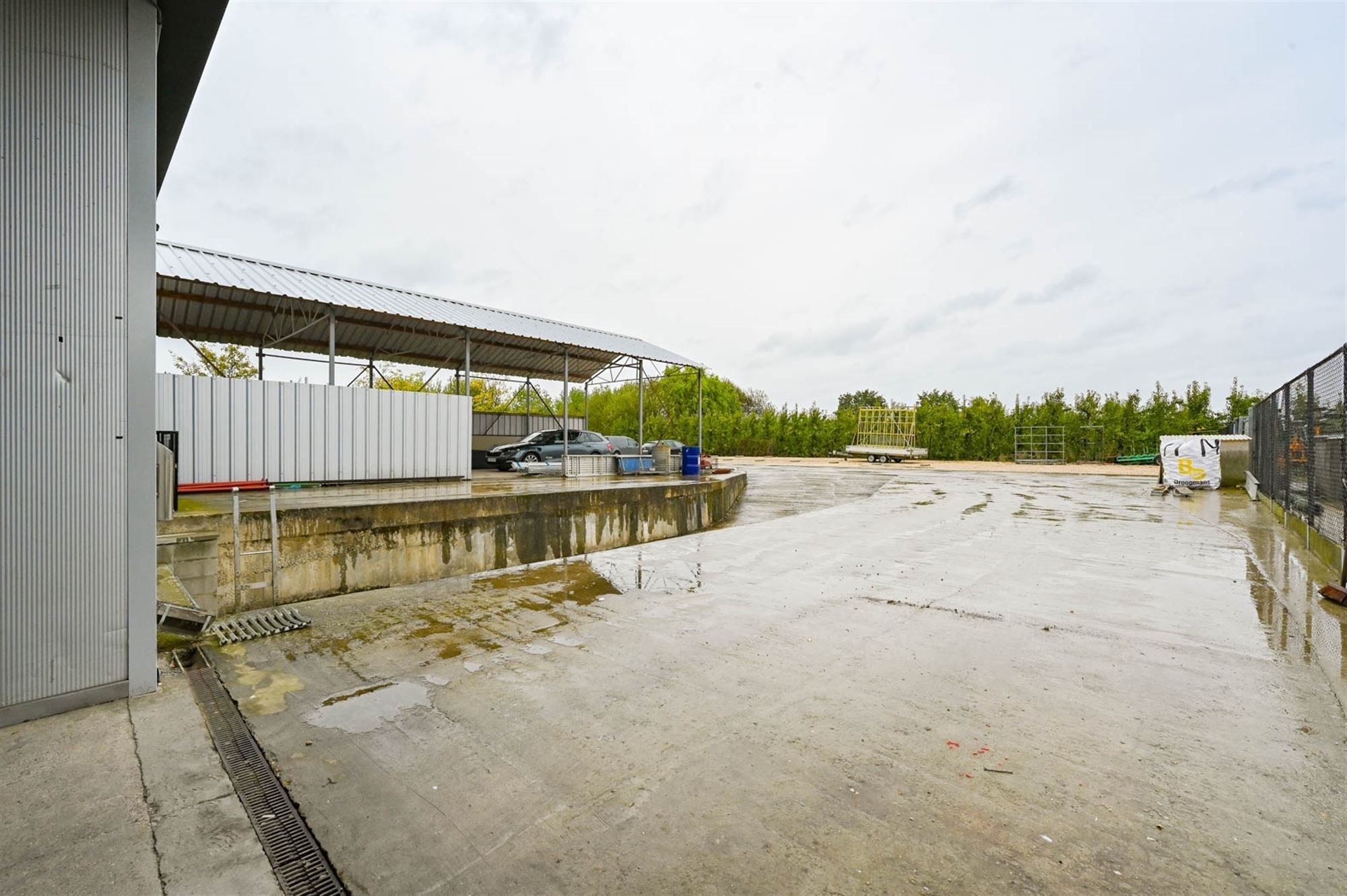 PRODUCTIEHALLEN MET BURELEN TE KOOP IN NIEUWERKERKEN  foto 12