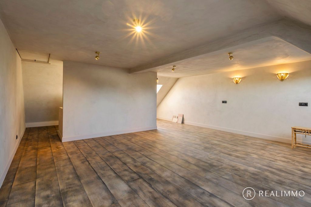 Stijlvol gerenoveerde woning met 3 slaapkamers in Sint-Denijs foto 16