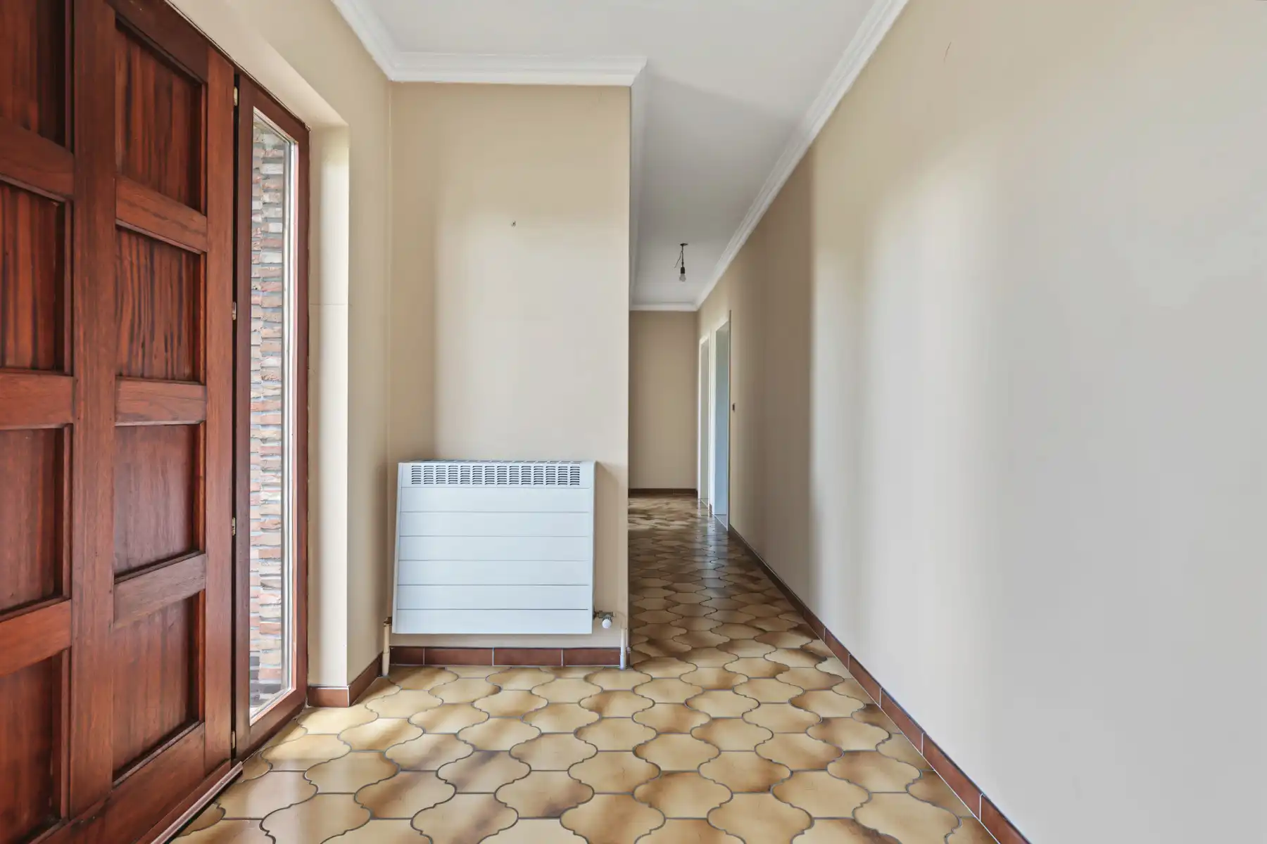 Te renoveren laagbouwwoning op een zonrijk perceel van ca 1.063m² op wandelafstand van het centrum van Rijkevorsel. foto 3
