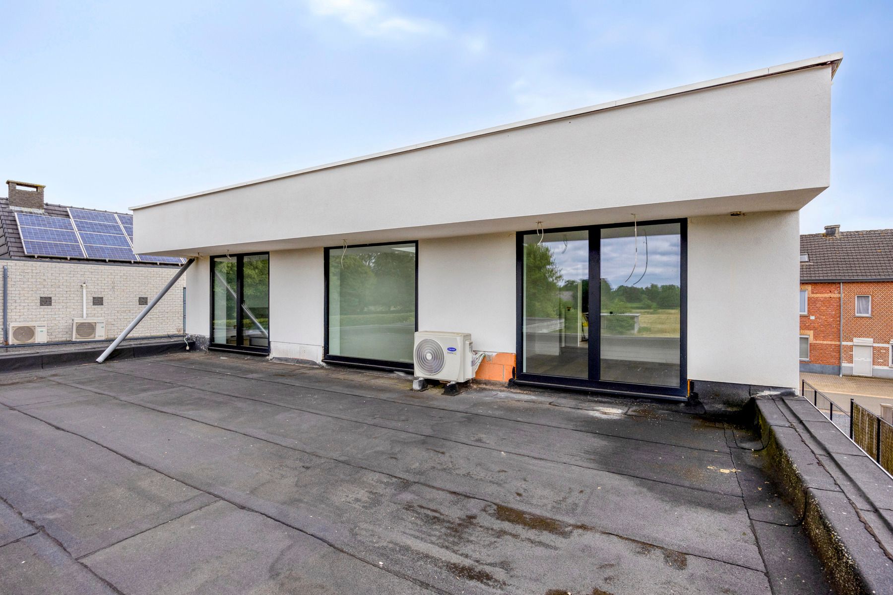 Moderne nieuwbouw villa met strak design ZONDER BTW  – nog verder af te werken naar eigen smaak! foto 39